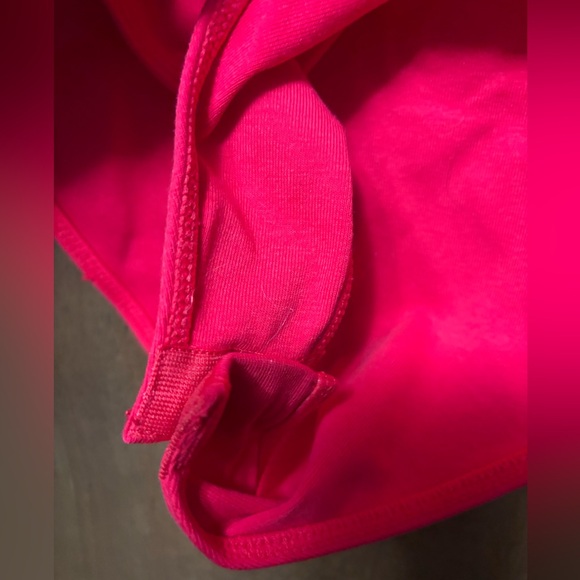 Mangopop NWT Vneck Long Sleeve Bodysuit with snap closure Size Small - Picture 8 of 8